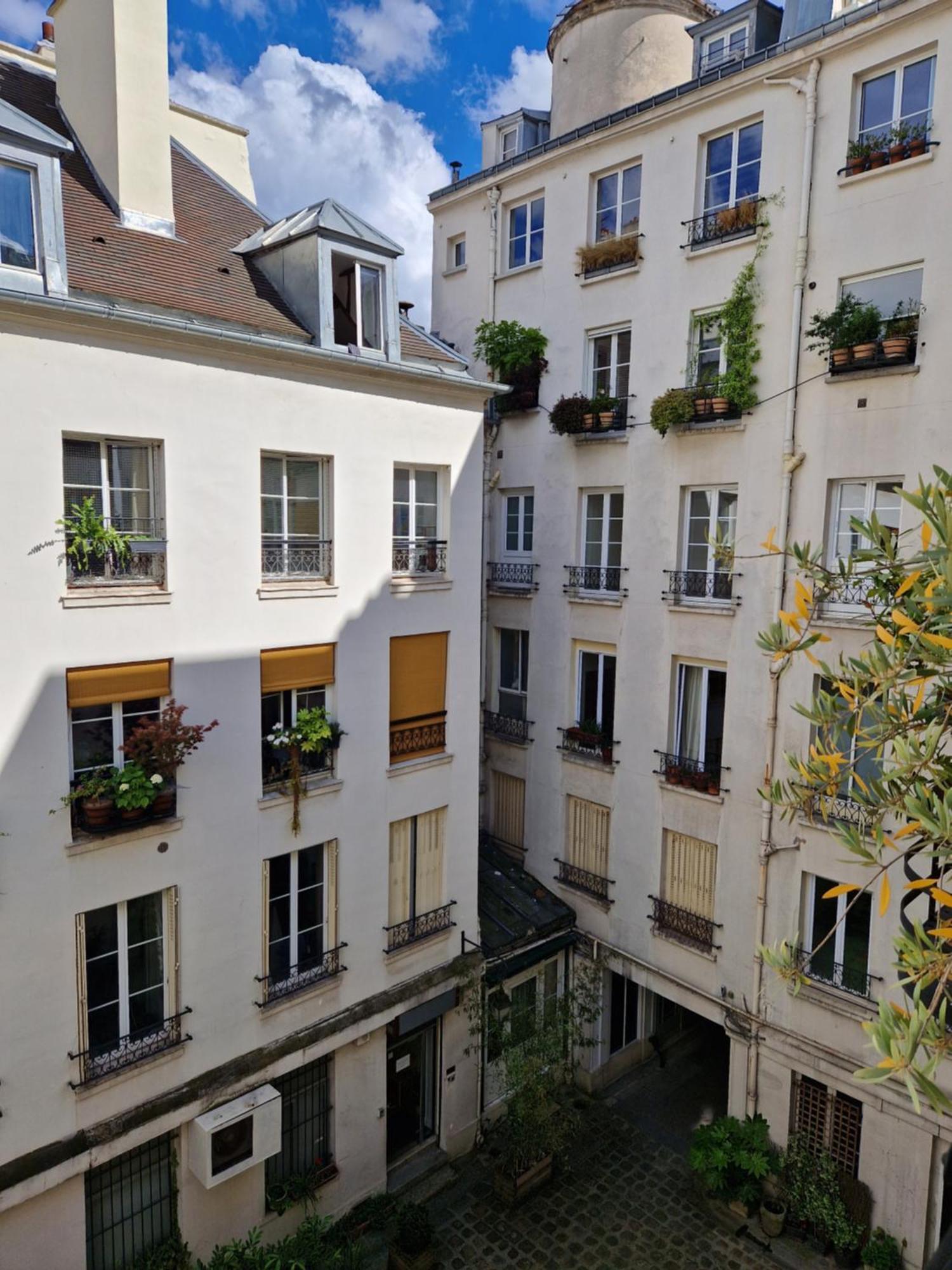 Architect-designed In Le Marais District Apartment Paris
